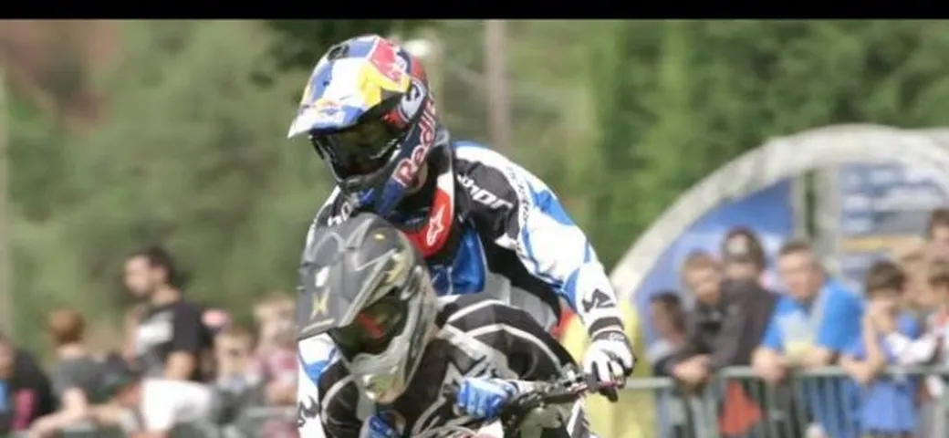Freestyle: quei folli di Nitro Circus s'inventano il backflip...in tandem! /video