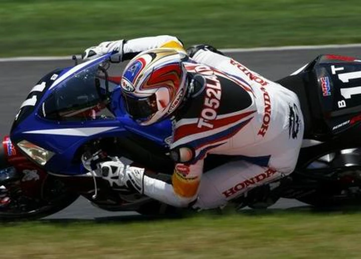 8 ore di Suzuka: pole per Carlos Checa, Toseland 4°!