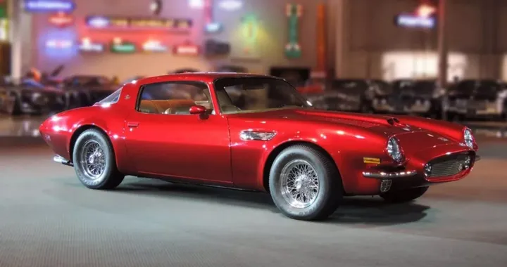 Pegasus, la muscle car americana con motore Ferrari V12