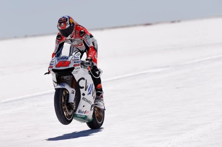 MotoGP: Jack Miller su un lago salato con la Honda RC213V-RS