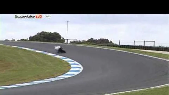 WSBK: Melandri, paura per un forte dolore alla spalla