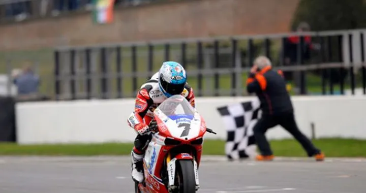 Donington: Melandri "magia". Checa "re". Biaggi "ko"