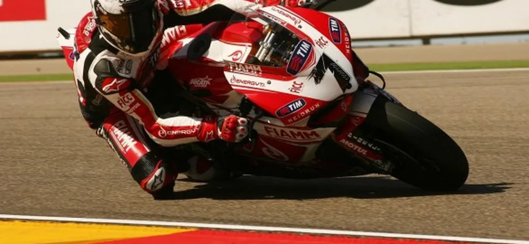 Alstare Ducati in pista a Jerez. Checa 