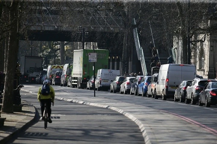GB, vietate le auto a benzina e diesel dal 2040