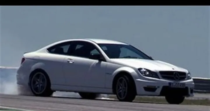 Autocar prova la Mercedes C 63 AMG Coupè
