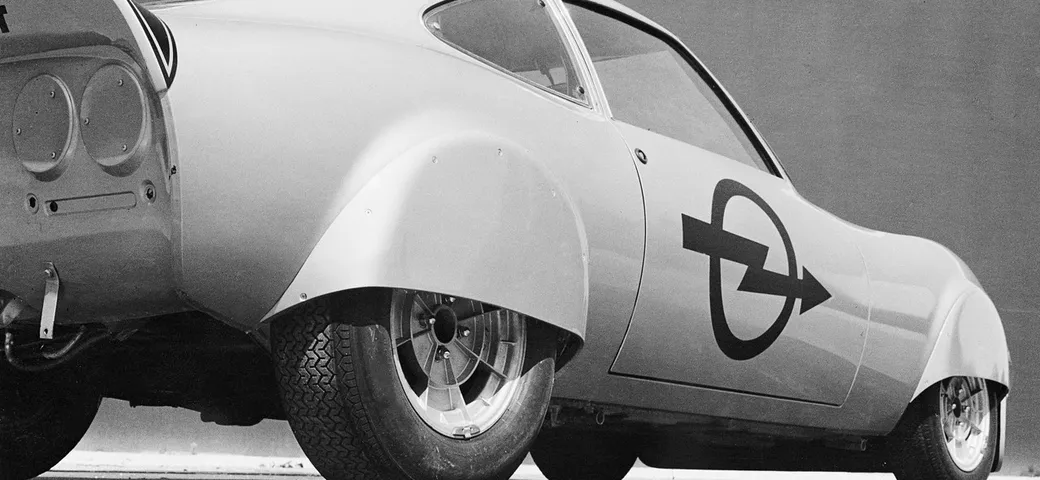 Opel: la Elektro GT dei record compie 50 anni