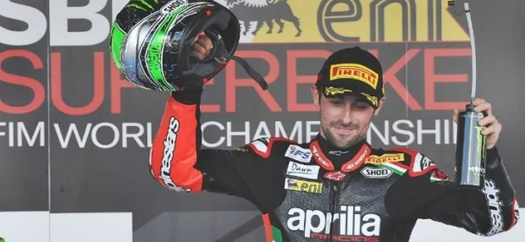 SBK, mercato piloti 2014: Laverty, futuro ancora incerto. Anche Rolfo in cerca di un manubrio