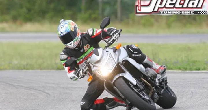 Kawasaki Z750, non solo moto da bar