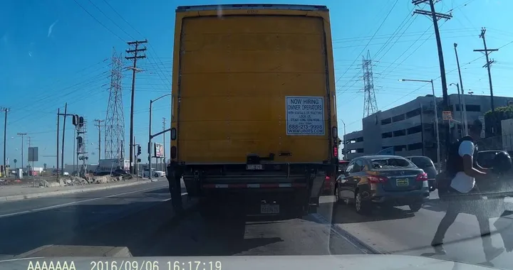 Road Rage Los Angeles (Vernon): Motorcyclist vs Driver