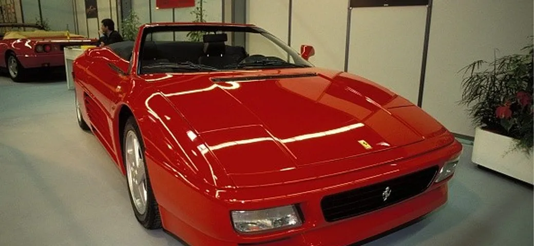 Ferrari 348: 30 anni per l'auto storica a 8 cilindri di Maranello