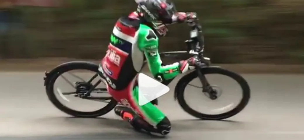 Scott Redding: ginocchio a terra... in bicicletta! [Video]