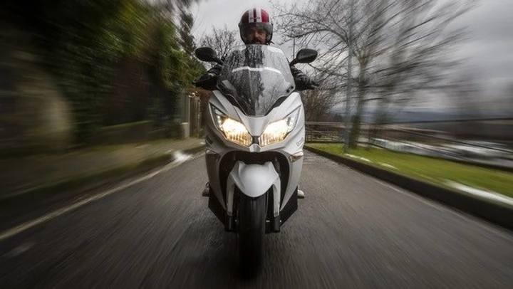 Kawasaki J300 2015: la prova su strada