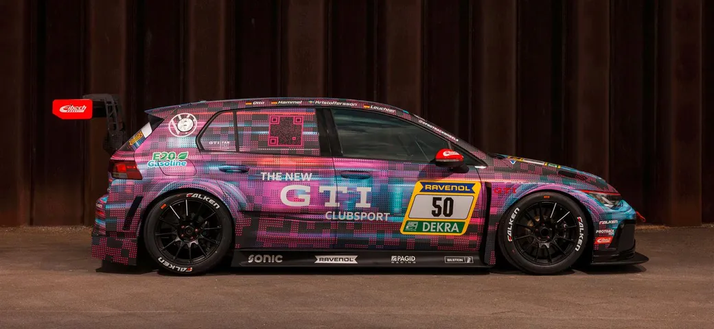 Volkswagen Golf: al Nürburgring per festeggiare i 50 anni con la più potente da 348 CV