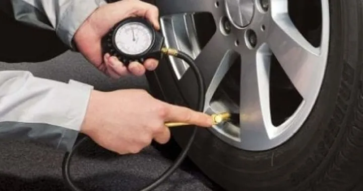 Pressione degli pneumatici: la guida completa