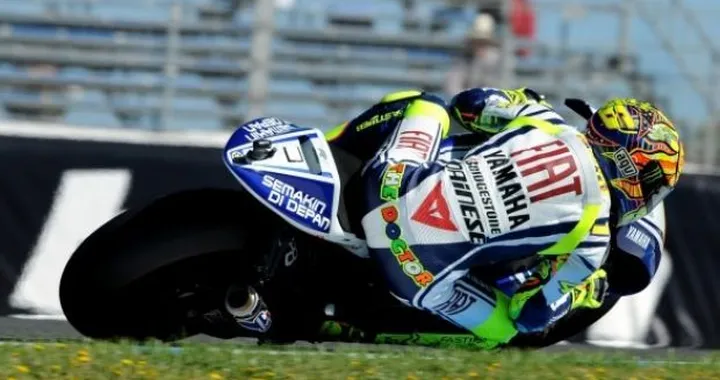 MotoGP: Valentino Rossi in testa nelle FP1 a Le Mans