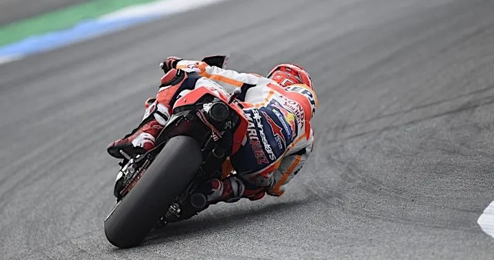 MotoGP, pagelle. Marquez trionfale accende il “trenino”. Solo Dovi resiste
