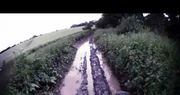 Offroad con una Suzuki GSX-R 1000 /video