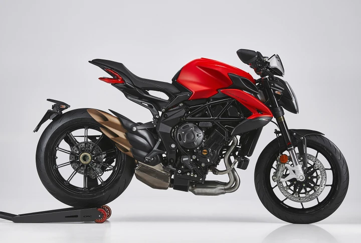 Promozione MV Agusta: 500 euro di accessori e abbigliamento