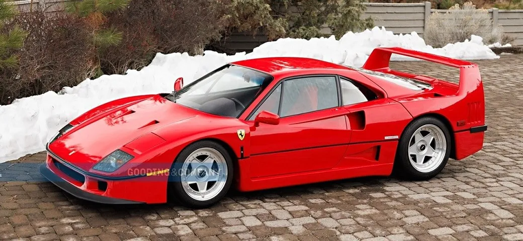 Ferrari F40: all’asta un esemplare quasi nuovo