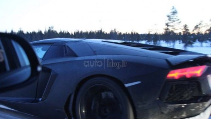Foto spia Lamborghini Aventador LP700-4 Roadster