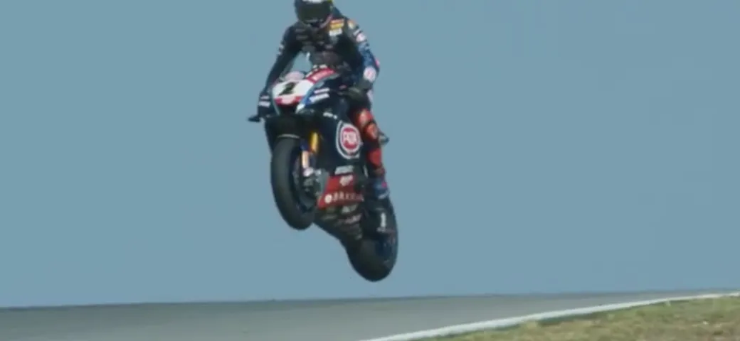 SBK, Portimao: impressionante salto di Razgatlioglu