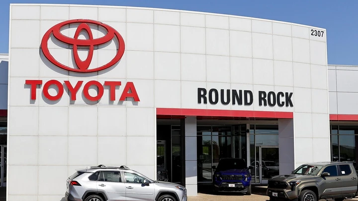 Toyota e Mitsubishi alzano i prezzi per fronteggiare i dazi USA