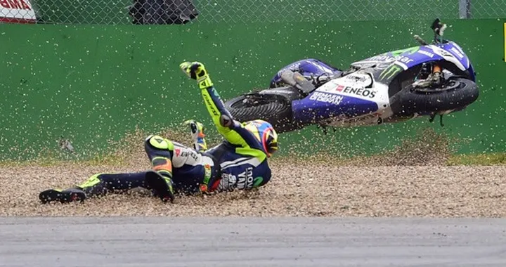 MotoGP, Alonso: "erba sintetica pericolosa, verrà rimossa da tutti i circuiti"