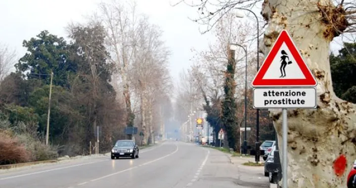 Cartelli stradali, Attenzione prostitute