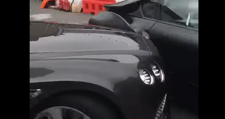 Incidente fra una Bmw i8 e una Bentley Continental GT