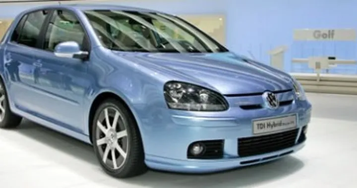 VW: dietrofront sulla Golf TDI Hybrid di Ginevra