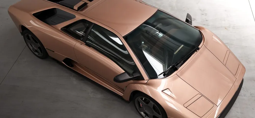 Eccentrica Rose Phoenix: il nuovo restomod Lamborghini