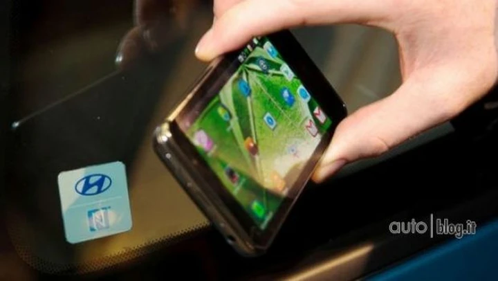 Lo smartphone per aprire l'automobile? Hyundai ci prova