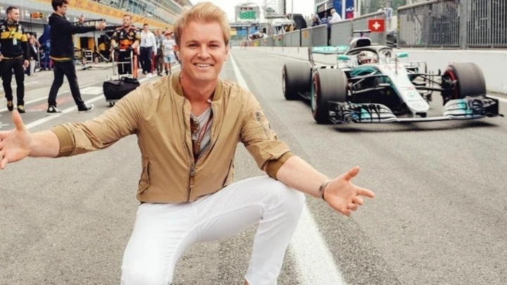 Nico Rosberg fuori dal paddock della F1 perché non vaccinato