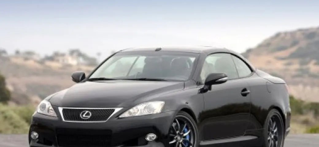 Lexus IS-C F al debutto nel 2011