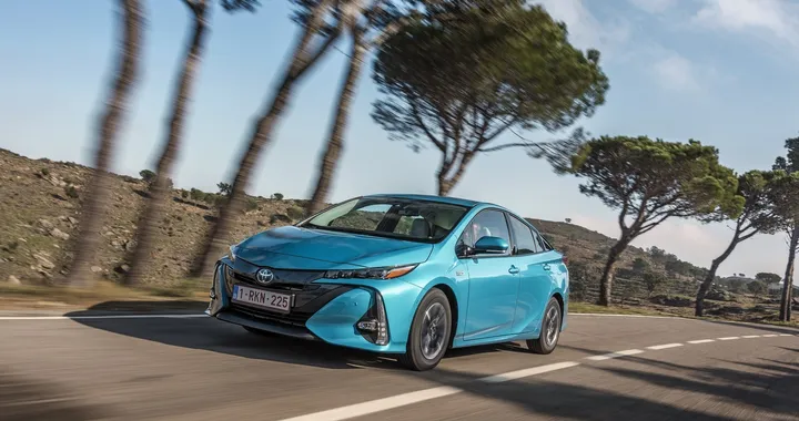Auto ibride Toyota: le tecnologie migliori per consumare di meno
