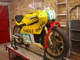 Un capolavoro degli anni ’80 che batte ancora forte: la Armstrong 250 GP
