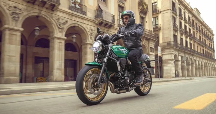 Kawasaki svela la nuova Z650 RS: parte la Retrovolution