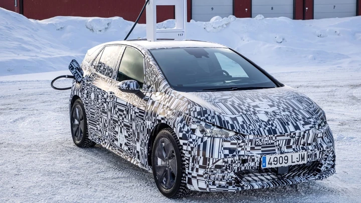 Cupra Born: i test al Circolo Polare Artico