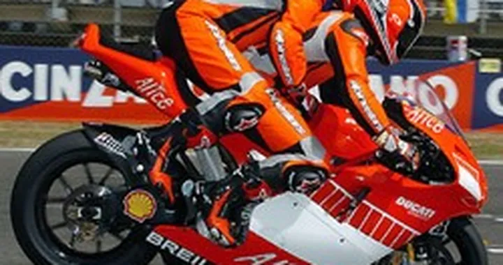 Il Dottor Costa sulla Biposto con Mamola