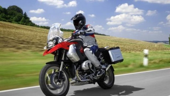 Mercato: classifiche Top 100. BMW R 1200 GS e Honda SH in testa nelle moto e scooter