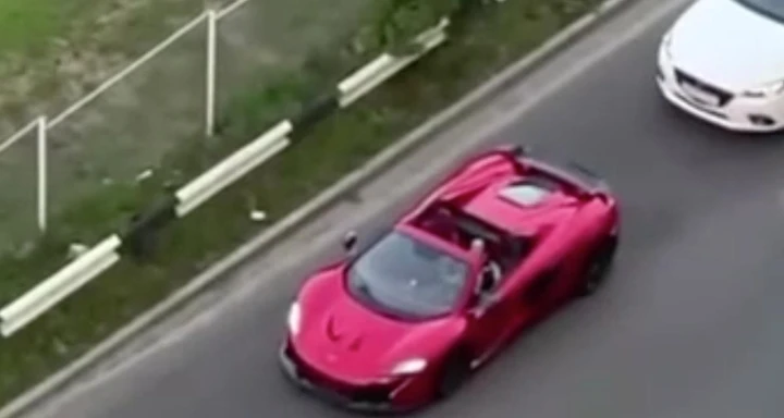 Sorpassa a destra con la McLaren e finisce male [Video]