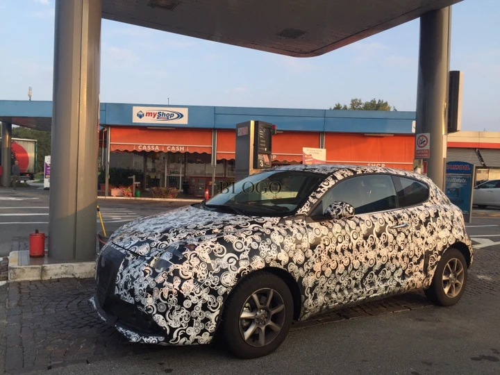 Alfa Romeo MiTo restyling: nuove foto spia