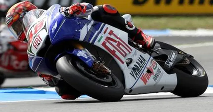 MotoGP Estoril: capolavoro Jorge Lorenzo "Por fuera"