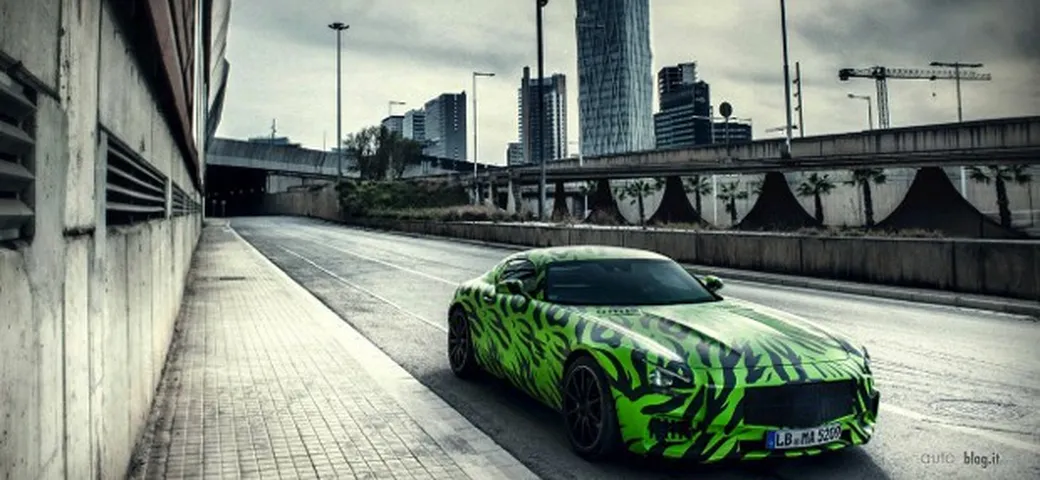 Nuovo video su Mercedes AMG GT