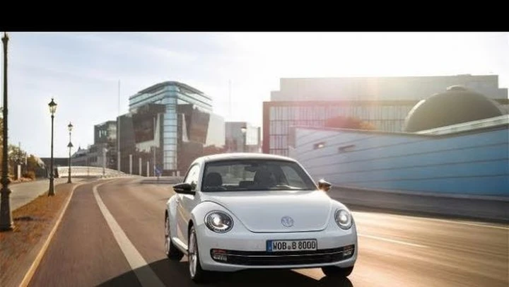Video: Motor Trend prova la nuova Volkswagen Beetle