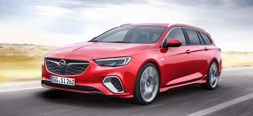 Opel Insignia GSi Sports Tourer: la familiare sportiva senza compromessi