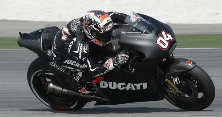 Andrea Dovizioso torna con Suomy