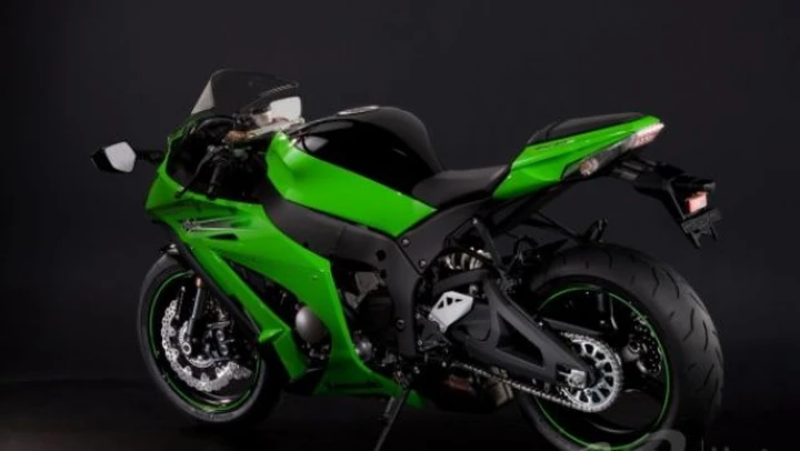 Kawasaki ZX-10R 2011: problemi meccanici ad alti regimi di rotazione, vendite sospese