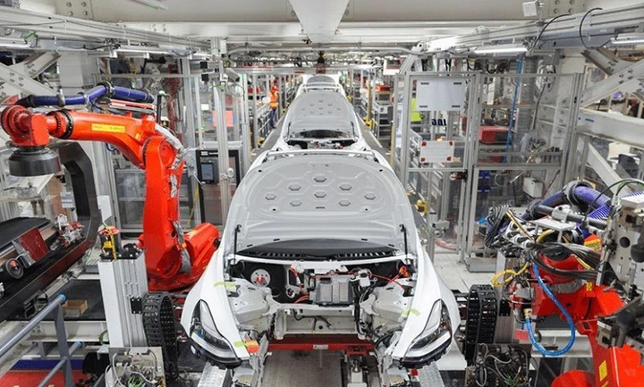 Quanto tempo ci vuole per produrre un'auto? Tesla docet...