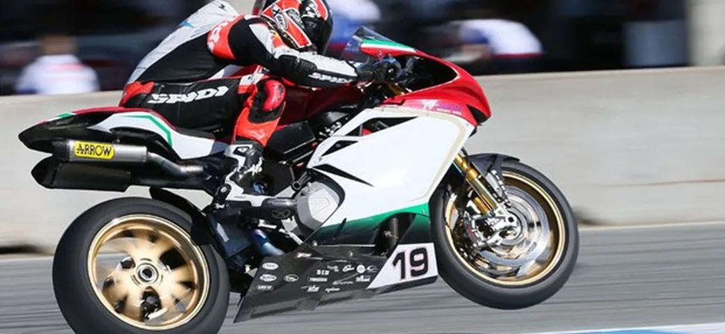 Superbike: Leon Camier con MV Agusta nel 2015